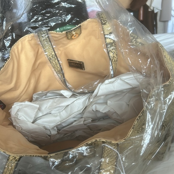 Brand new snakeskin like tote - Picture 2 of 3